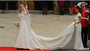 Королевская свадьба: платье, поцелуй, шкатулка и тандем